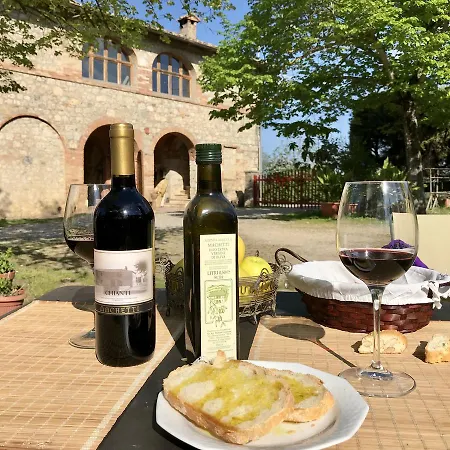Agriturismo La Roverella Agroturismo Monteroni dʼArbia